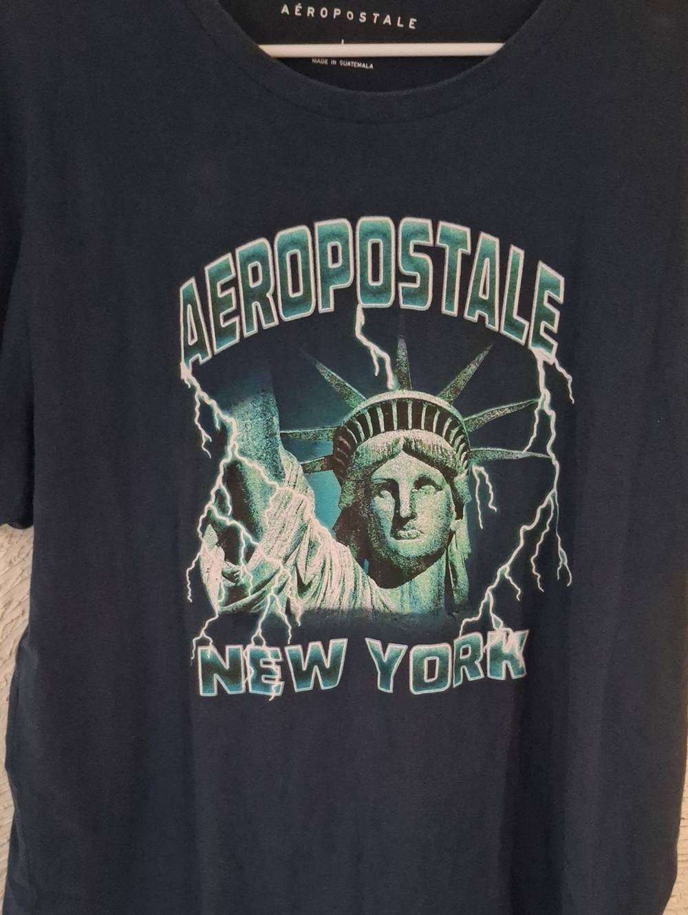Aeropostale Men's Navy New York Statue Graphic Tee